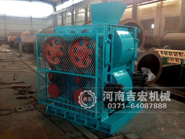 生產石英壓裂砂用什么設備,推薦使用四輥破碎機！